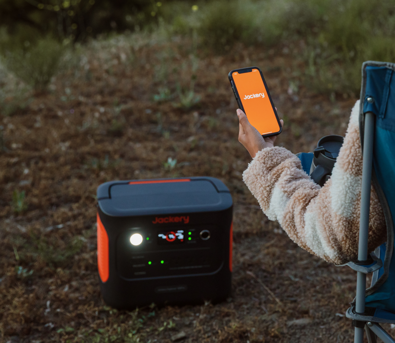 Highlights: Jackery app and LCD display of the Explorer 1000 v2